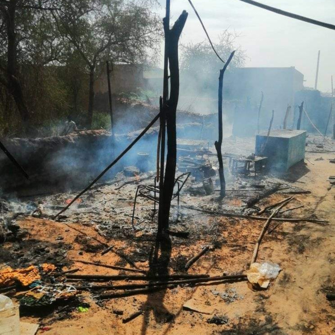 صور لحريق سوق ام كدادة جراء الإشتباكات